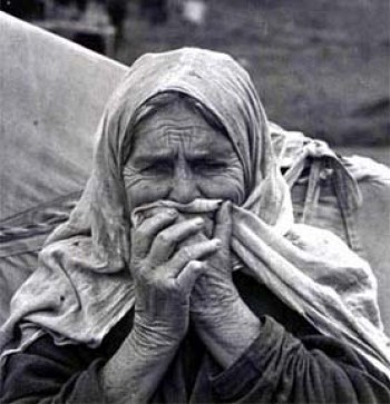 palestinian-woman-homeless